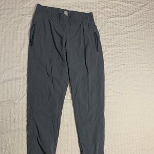 🫐🫐🫐 MOUNTAIN HARDWEAR WOMENS LINED PANTS SIZE 4 🫐🫐🫐